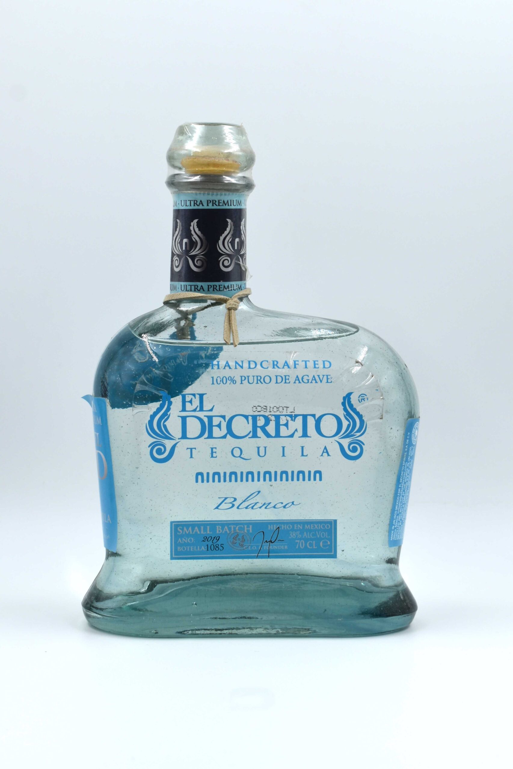 TEQUILA EL DECRETO 100% AGAVE BL 700 ml 38%